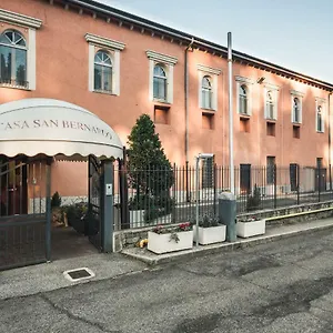 https://hotel-casa-san-bernardo.it-romehotels.com